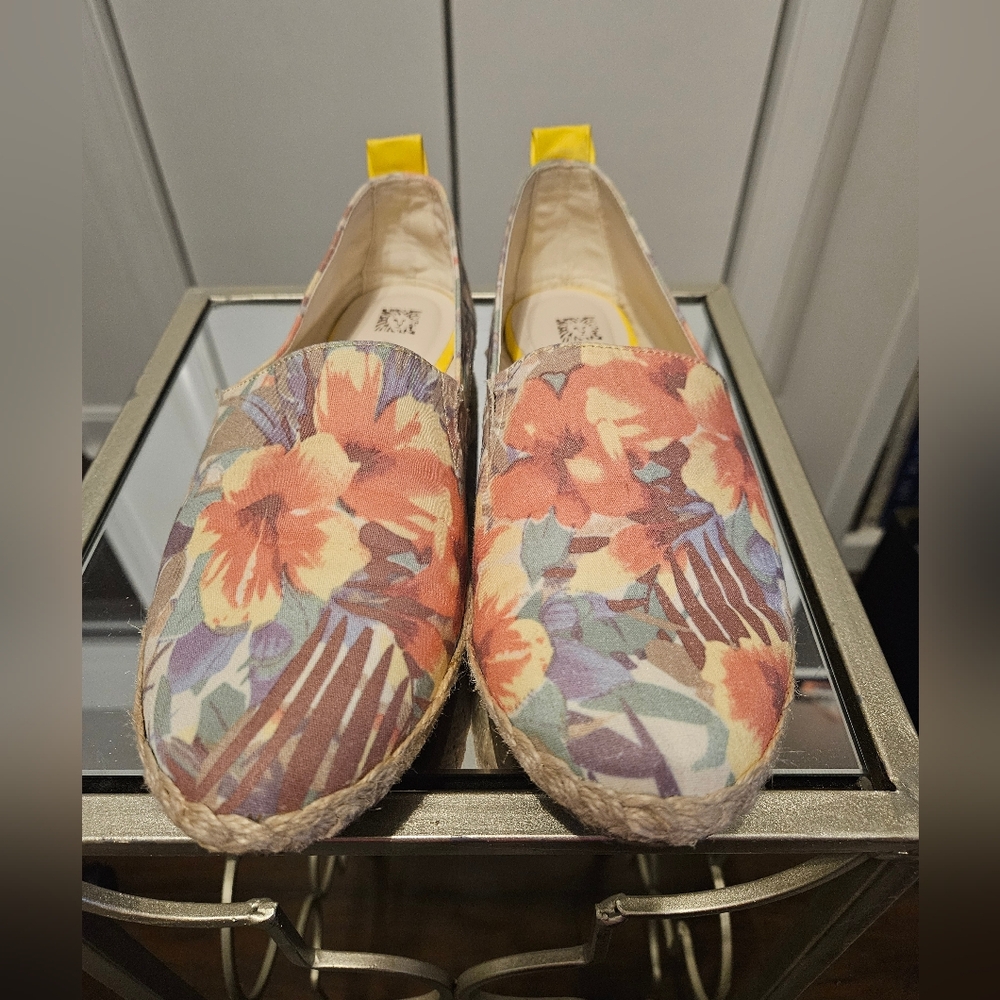 Anne Klien iFLEX, Vibrant Floral Slip-On Sneakers, size 8.5M